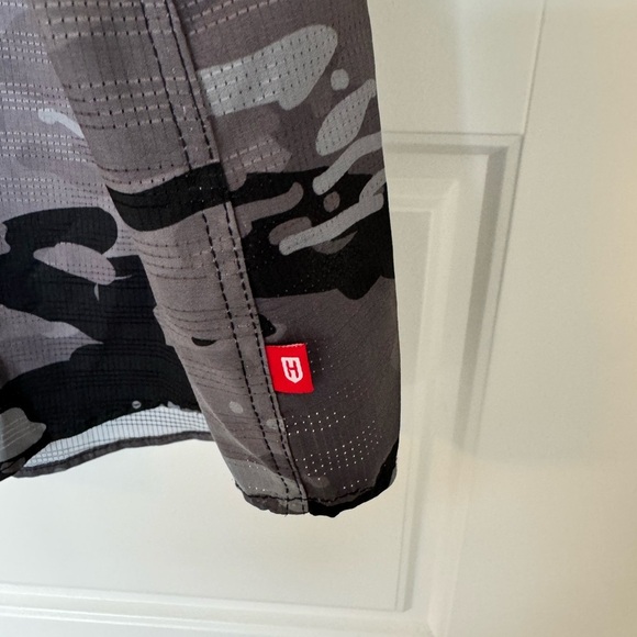 HOWITZER MEN'S CAMO PRINT AMBUSH SHORT SLEEVE BUTTON DOWN SHIRT Size 2X - Picture 4 of 11